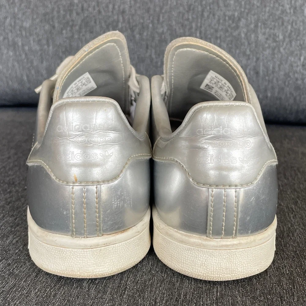 Stan Smith Adidas liquid silver sneakers US 7 - Picture 5 of 11